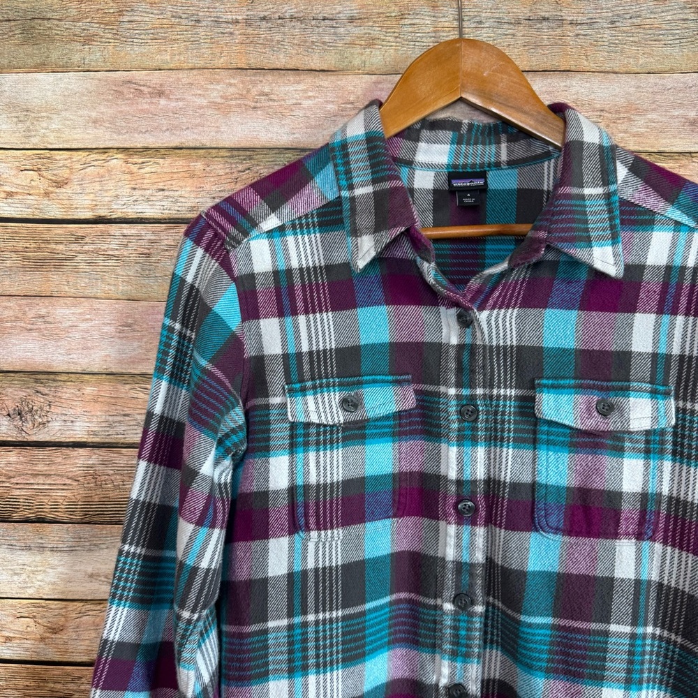 Patagonia Women's Long Sleeved Fjord Flannel in Bay Laurel Forge Grey Size 4 - Picture 3 of 9
